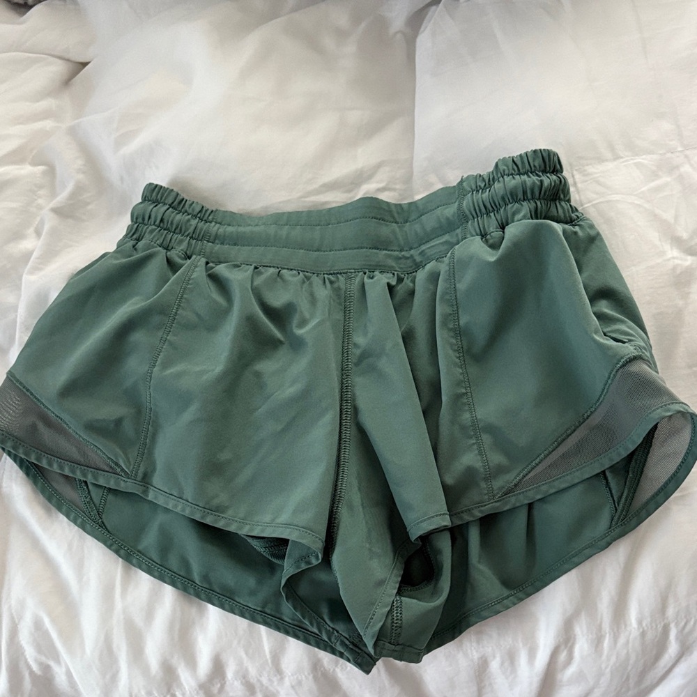 Size 2 2.5” Teal Lululemon hotty hot shorts